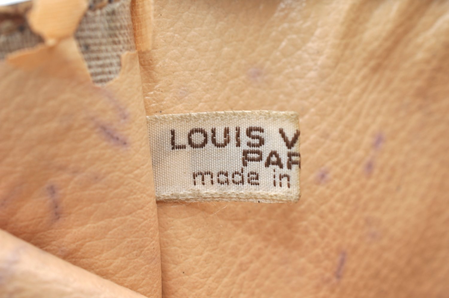 Authentic Louis Vuitton Monogram Poche Toilette 26 Cosmetics Pouch Junk K5224