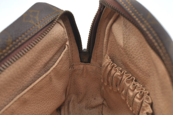 Auth Louis Vuitton Monogram Trousse Toilette 23 Clutch Hand Bag Old Model K5228