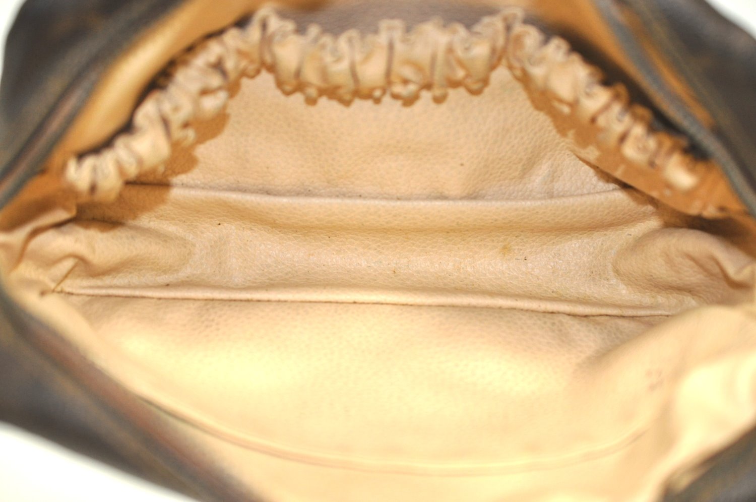 Auth Louis Vuitton Monogram Trousse Toilette 23 Clutch Hand Bag M47524 LV K5247