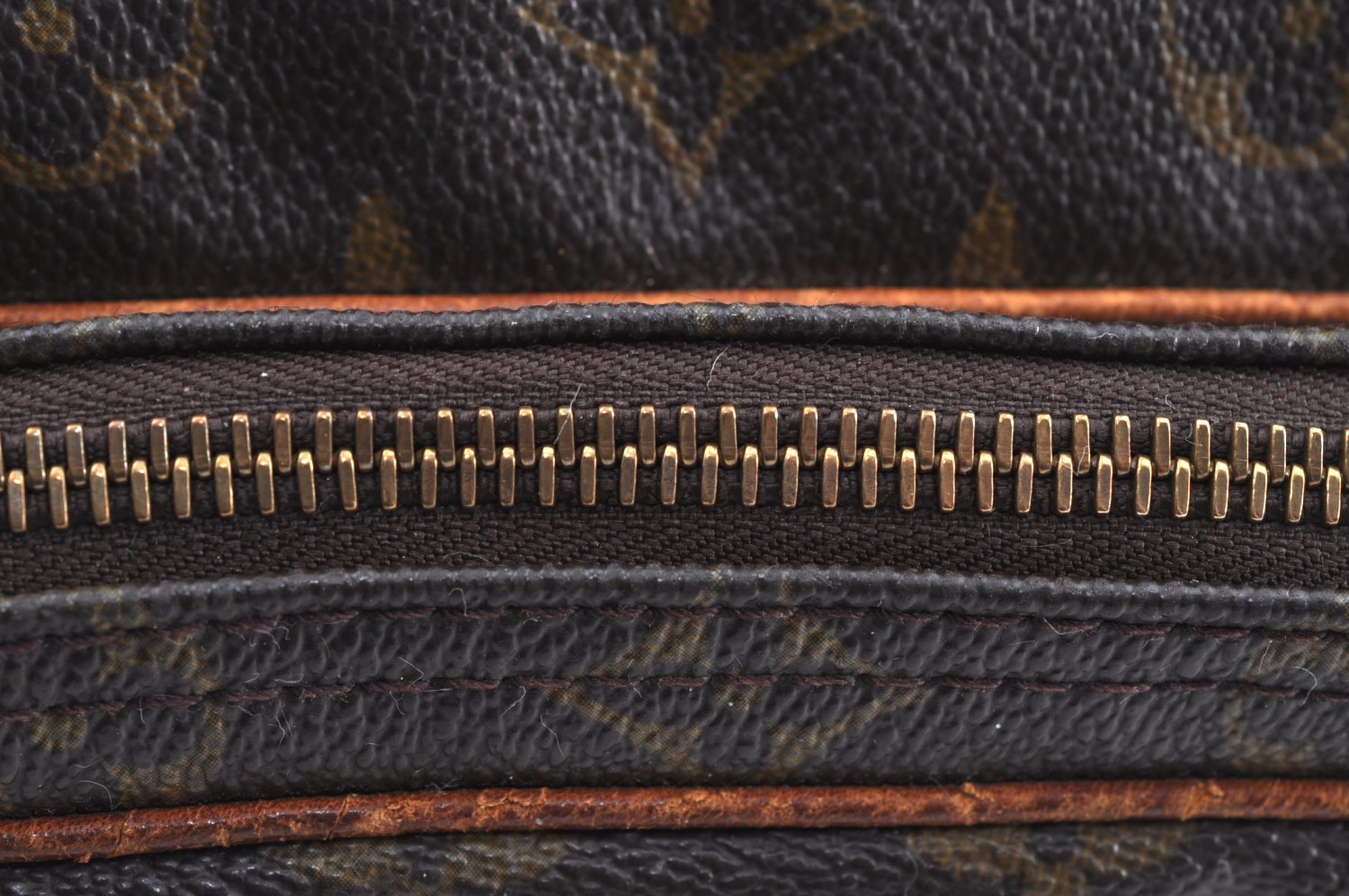 Authentic Louis Vuitton Monogram Reporter PM Shoulder Cross Bag M45254 LV K5250