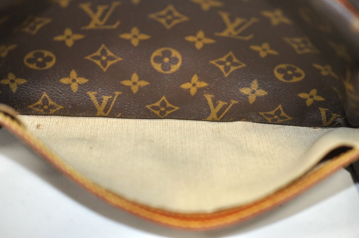 Authentic Louis Vuitton Monogram Reporter PM Shoulder Cross Bag M45254 LV K5250