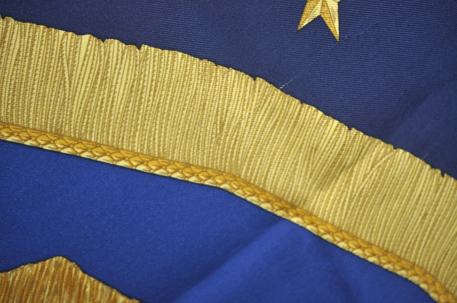 Authentic HERMES Carre 90 Scarf 