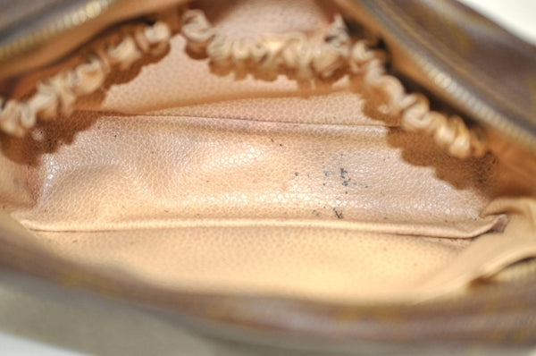 Auth Louis Vuitton Monogram Trousse Toilette 23 Clutch Hand Bag Old Model K5299