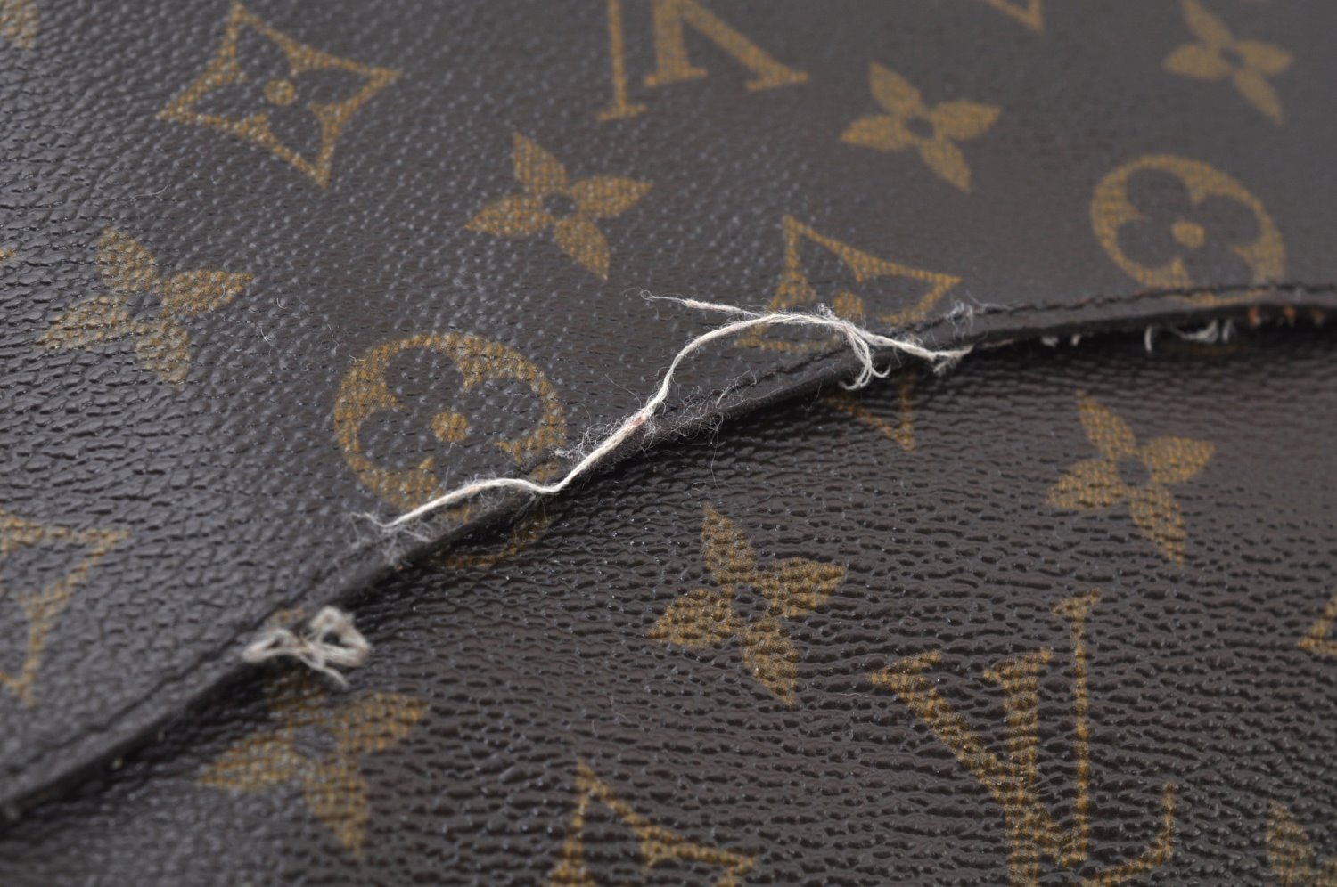 Authentic Louis Vuitton Monogram Saint Cloud GM M51242 Shoulder Cross Bag K5325