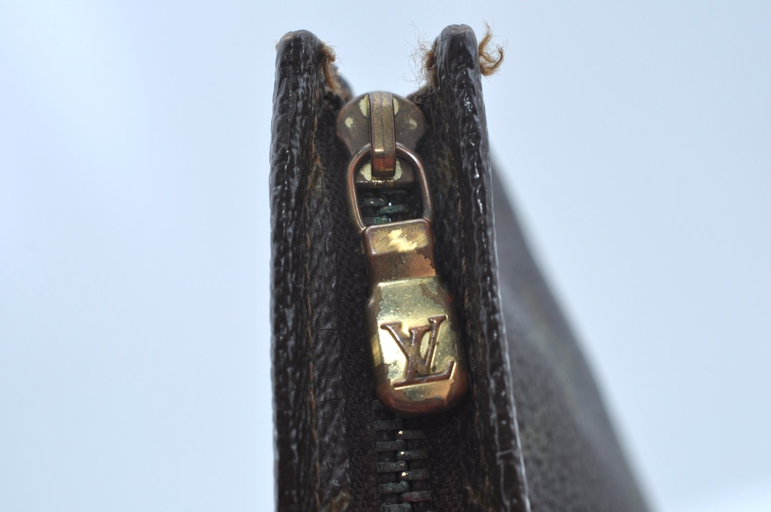 Authentic Louis Vuitton Monogram Poche Toilette 26 M47542 Cosmetics Pouch K5328