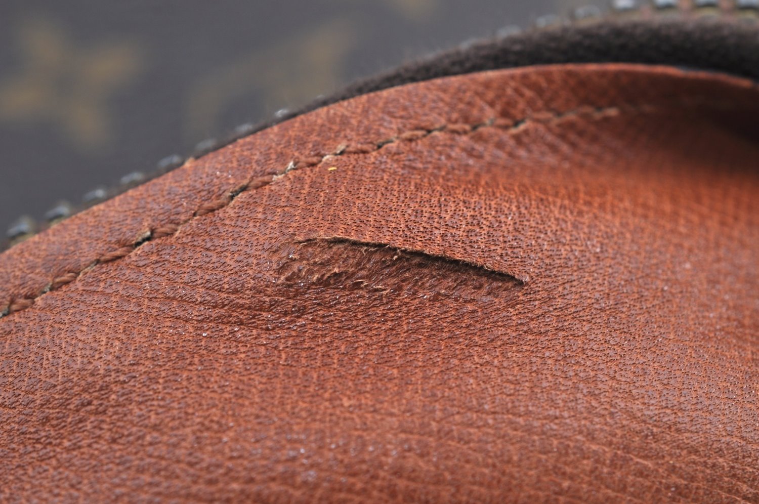 Authentic Louis Vuitton Monogram Danube 28 Shoulder Cross Body Bag LV K5333