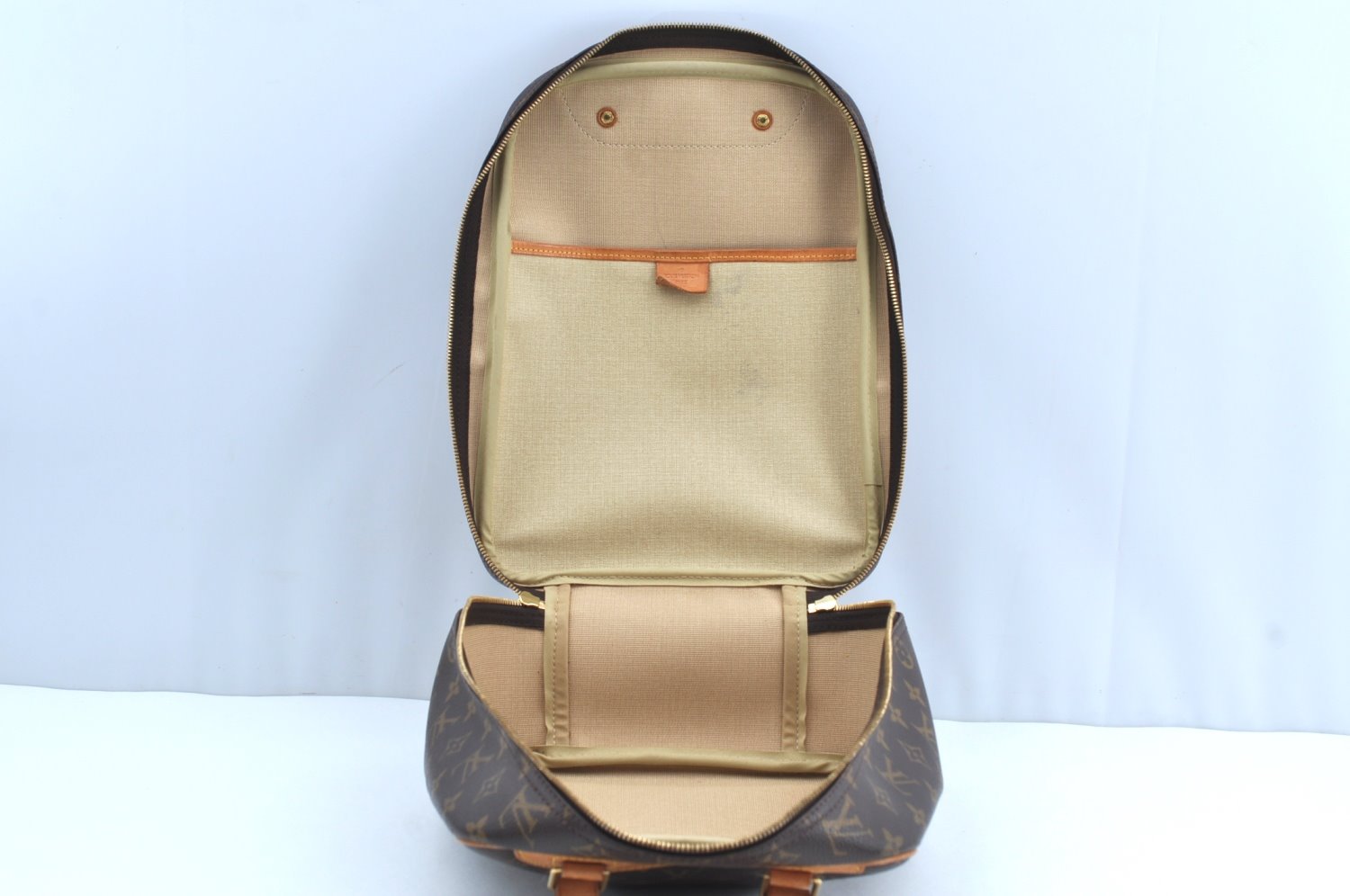 Authentic Louis Vuitton Monogram Excursion Hand Bag M41450 LV K5356