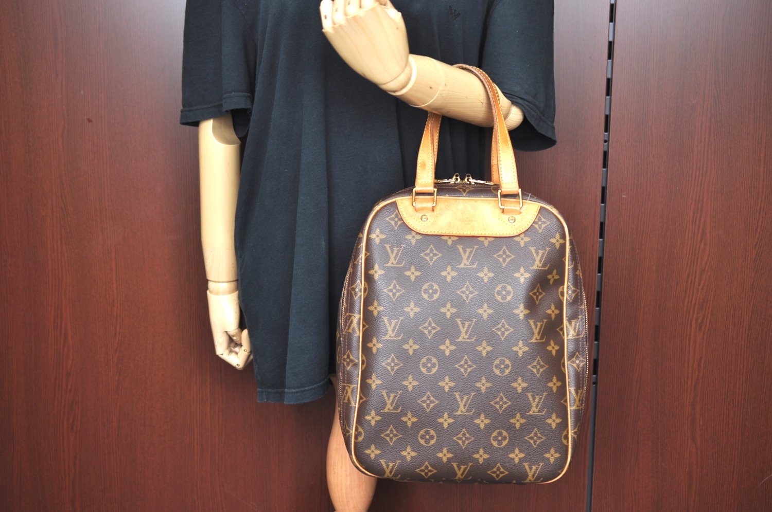 Authentic Louis Vuitton Monogram Excursion Hand Bag M41450 LV K5356