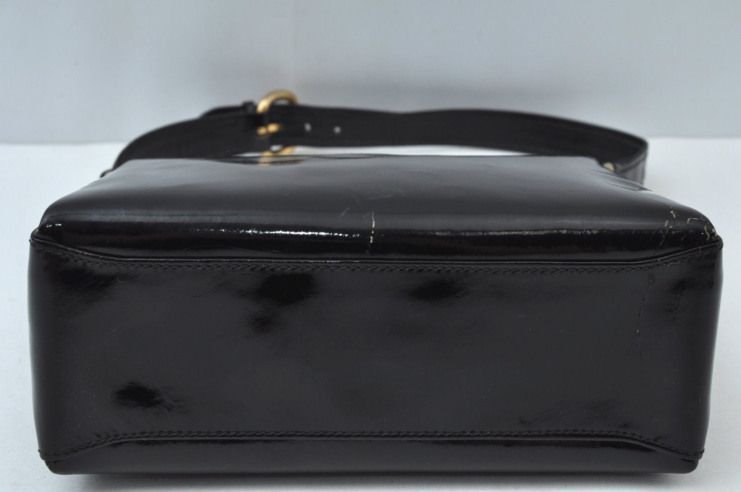 Authentic GUCCI Vintage Shoulder Hand Bag Purse Enamel Black K5369