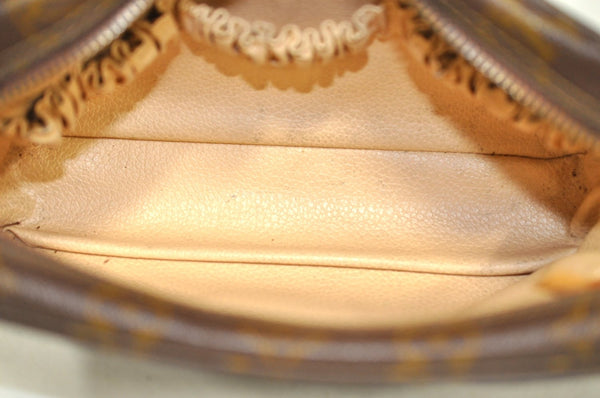Auth Louis Vuitton Monogram Trousse Toilette 23 Clutch Hand Bag Old Model K5372