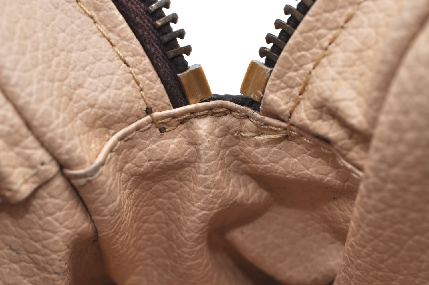 Auth Louis Vuitton Monogram Trousse Toilette 23 Clutch Hand Bag Old Model K5372