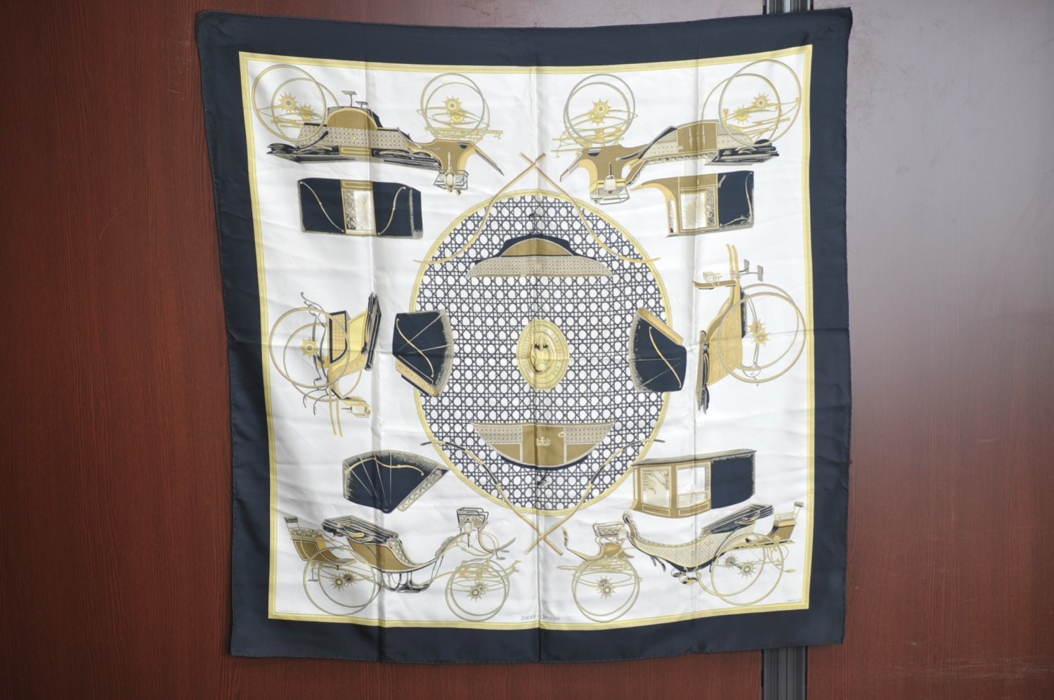 Authentic HERMES Carre 90 Scarf 