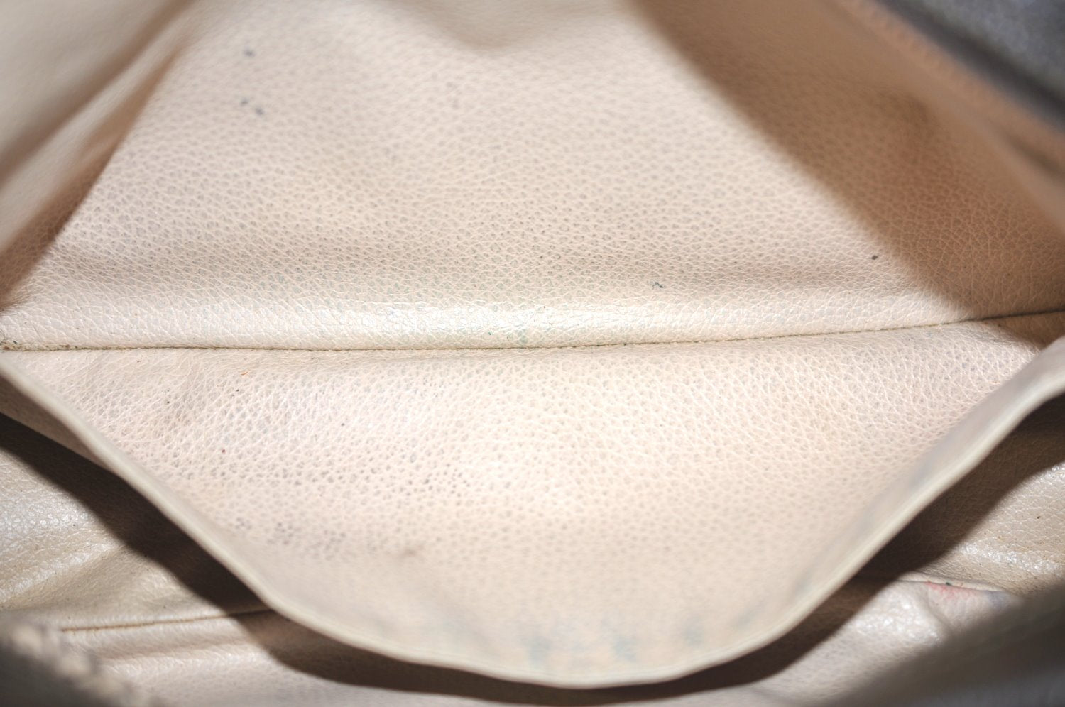 Auth Louis Vuitton Monogram Trousse Toilette 28 Clutch Hand Bag M47522 LV K5383