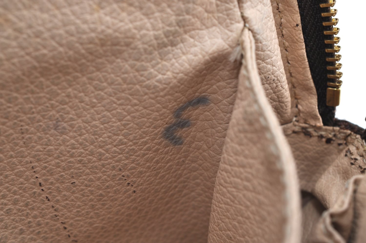 Auth Louis Vuitton Monogram Trousse Toilette 28 Clutch Hand Bag M47522 LV K5386