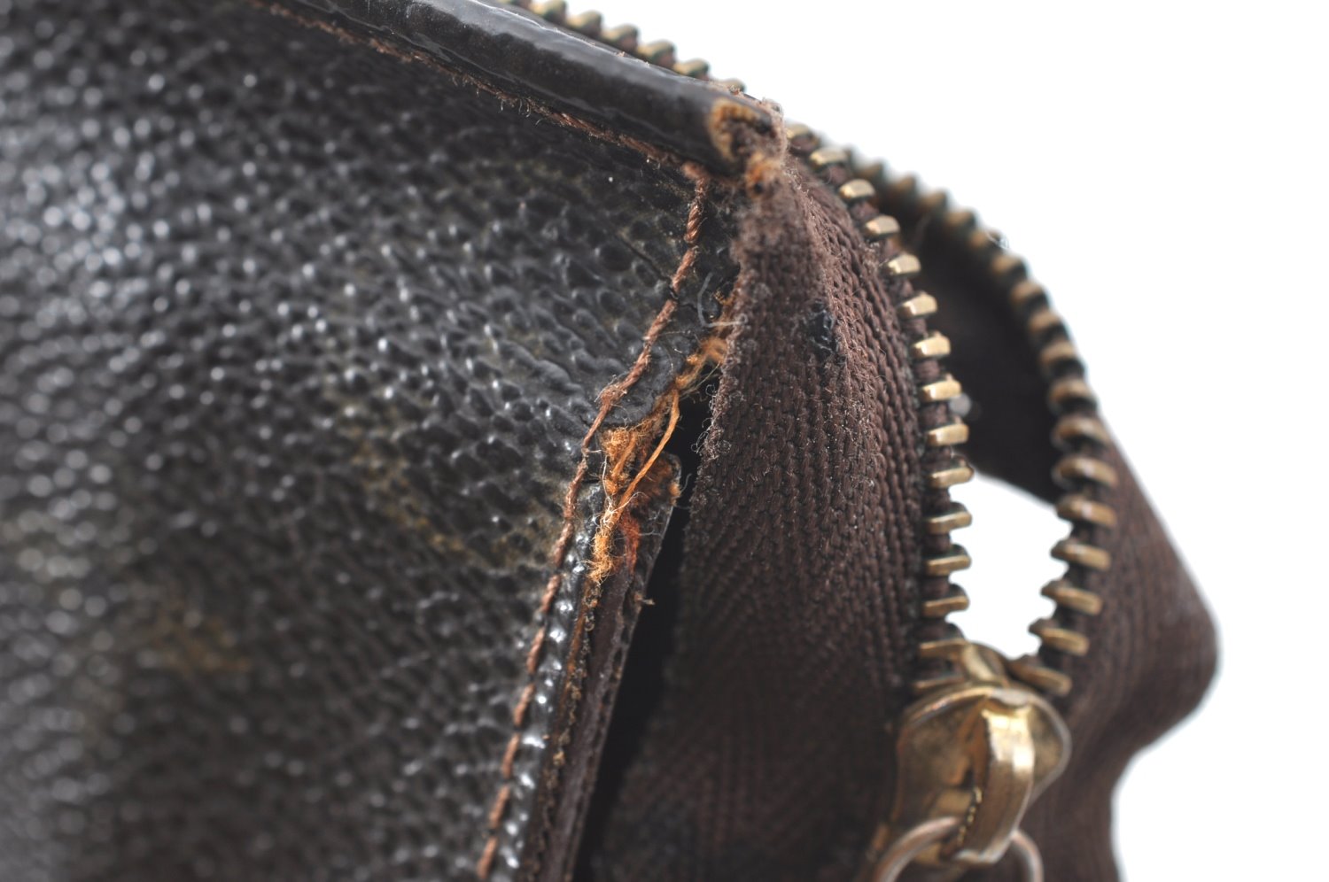 Auth Louis Vuitton Monogram Poche Toilette 26 Cosmetics Pouch Old Model LV K5388