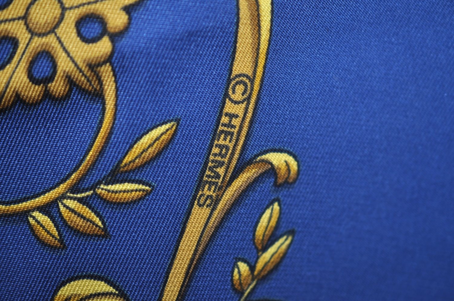 Authentic HERMES Carre 90 Scarf 