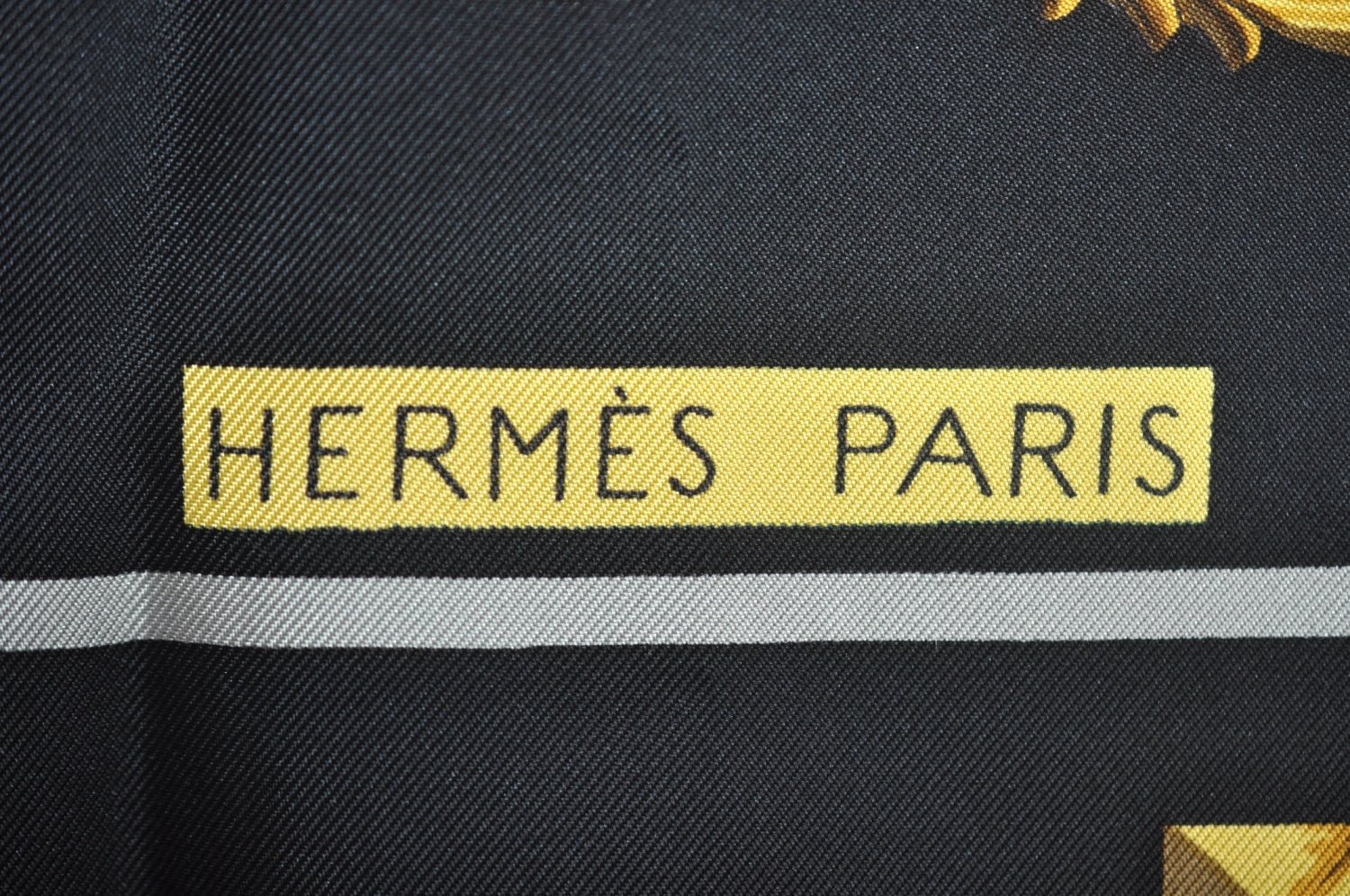 Authentic HERMES Carre 90 Scarf 