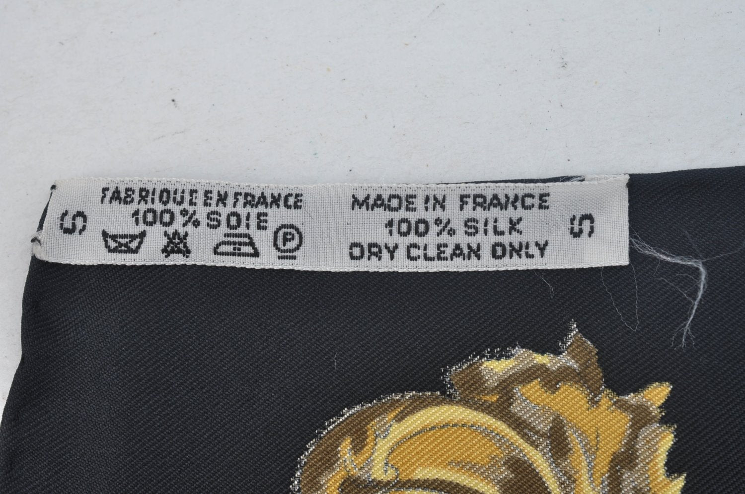 Authentic HERMES Carre 90 Scarf 