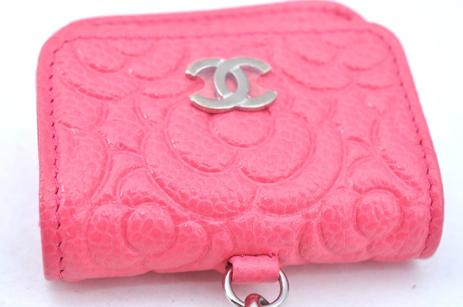 Authentic CHANEL Caviar Skin Camellia CC Logo Air Pods Case Pink Box K5494