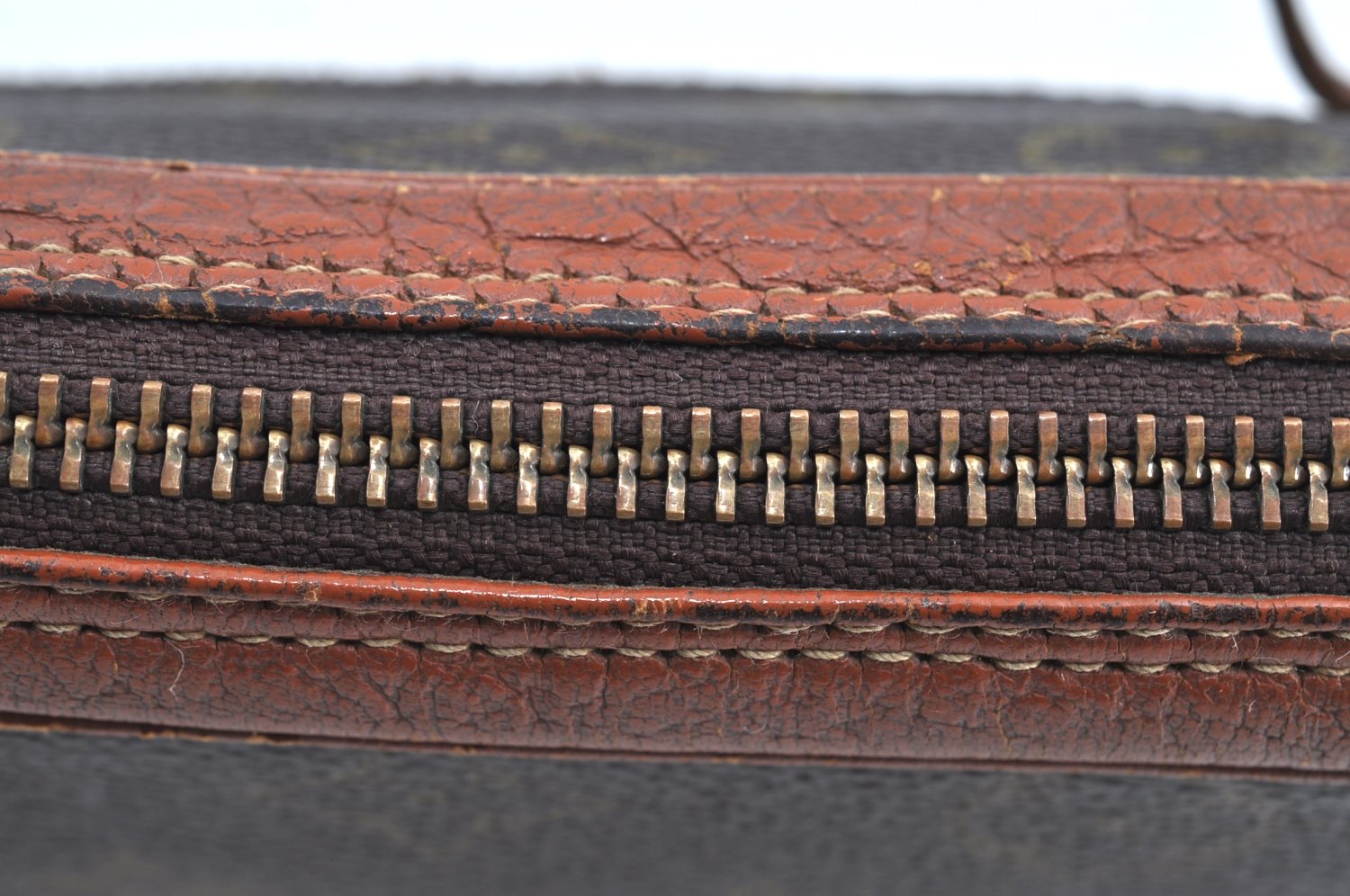 Authentic Louis Vuitton Monogram Pochette Sport Clutch Hand Bag Old Model K5503