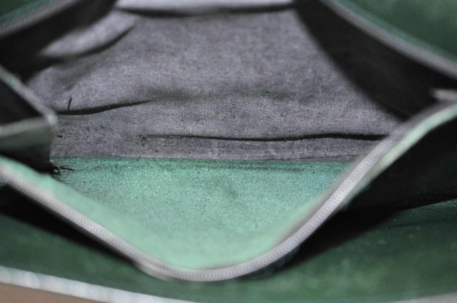 Auth Louis Vuitton Taiga Volga Document case Clutch Bag Green M30204 LV K5522