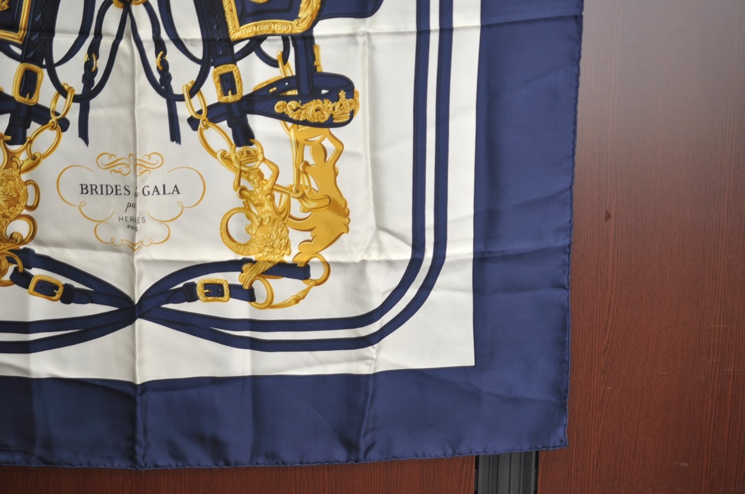 Authentic HERMES Carre 90 Scarf 