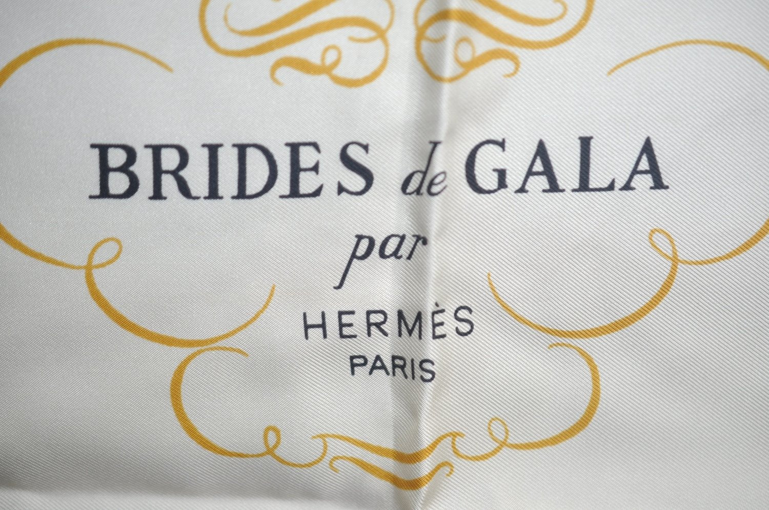 Authentic HERMES Carre 90 Scarf 