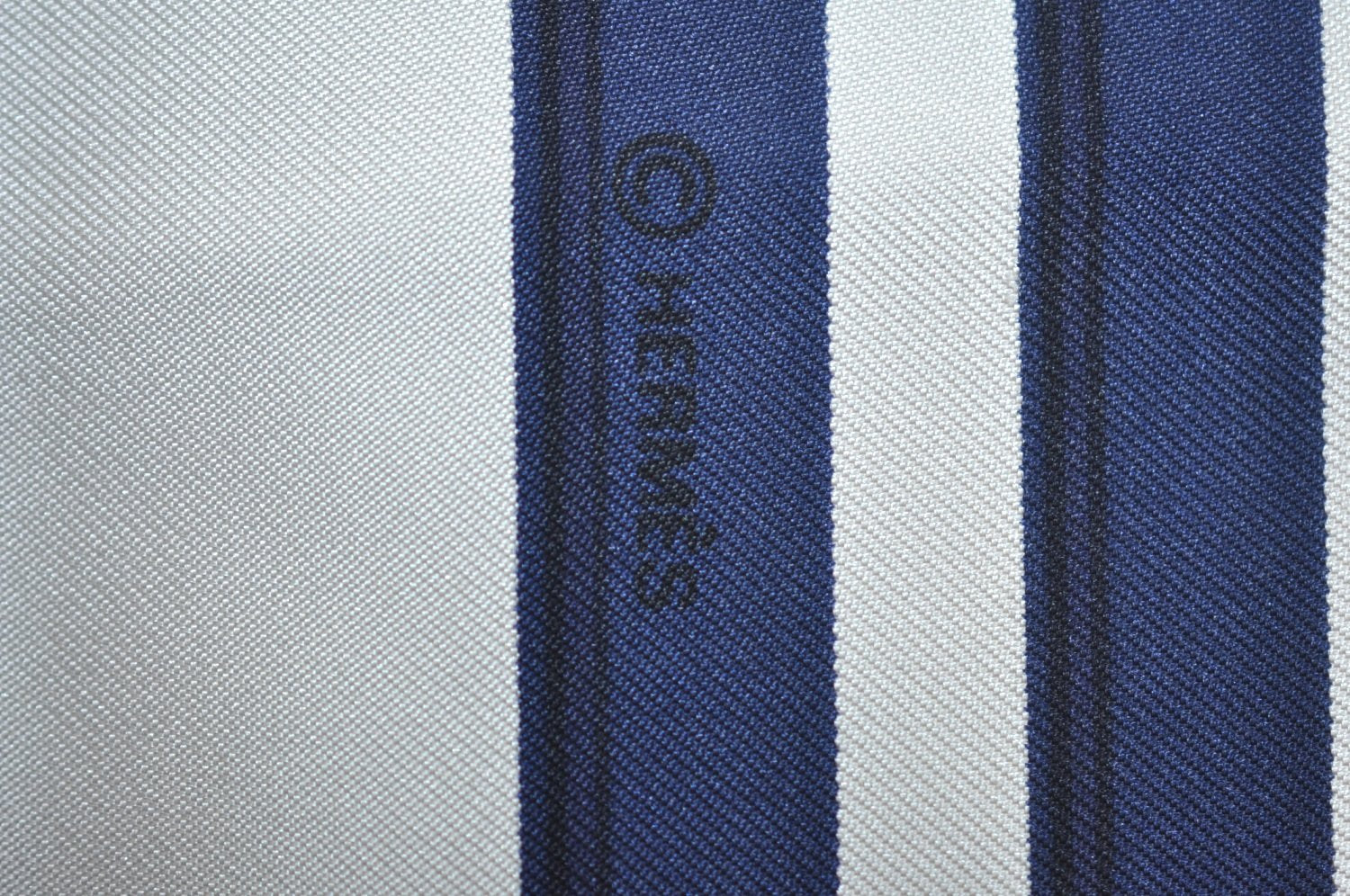 Authentic HERMES Carre 90 Scarf 