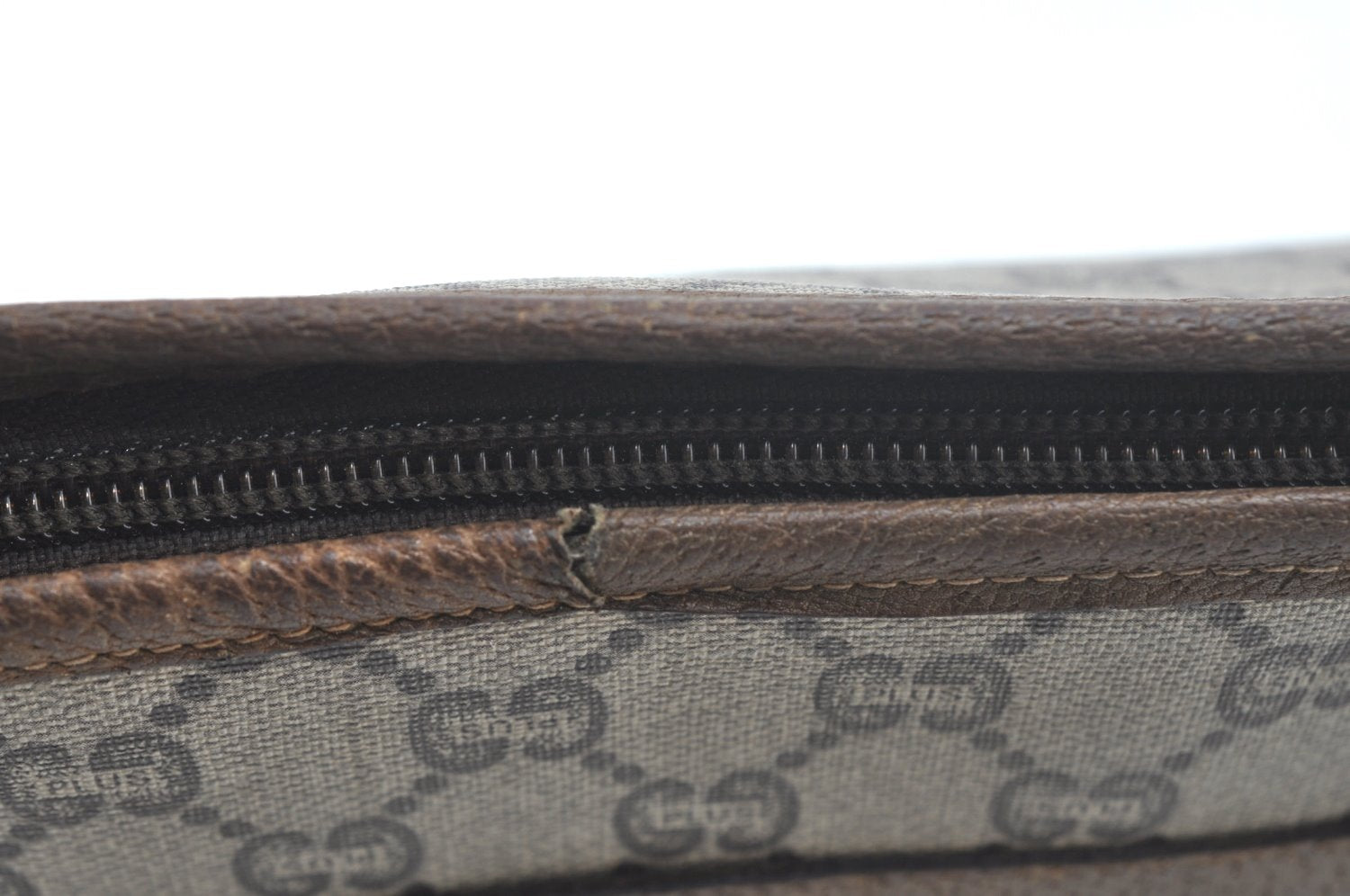 Authentic GUCCI GG Plus Clutch Hand Bag Purse PVC Leather Brown K5556