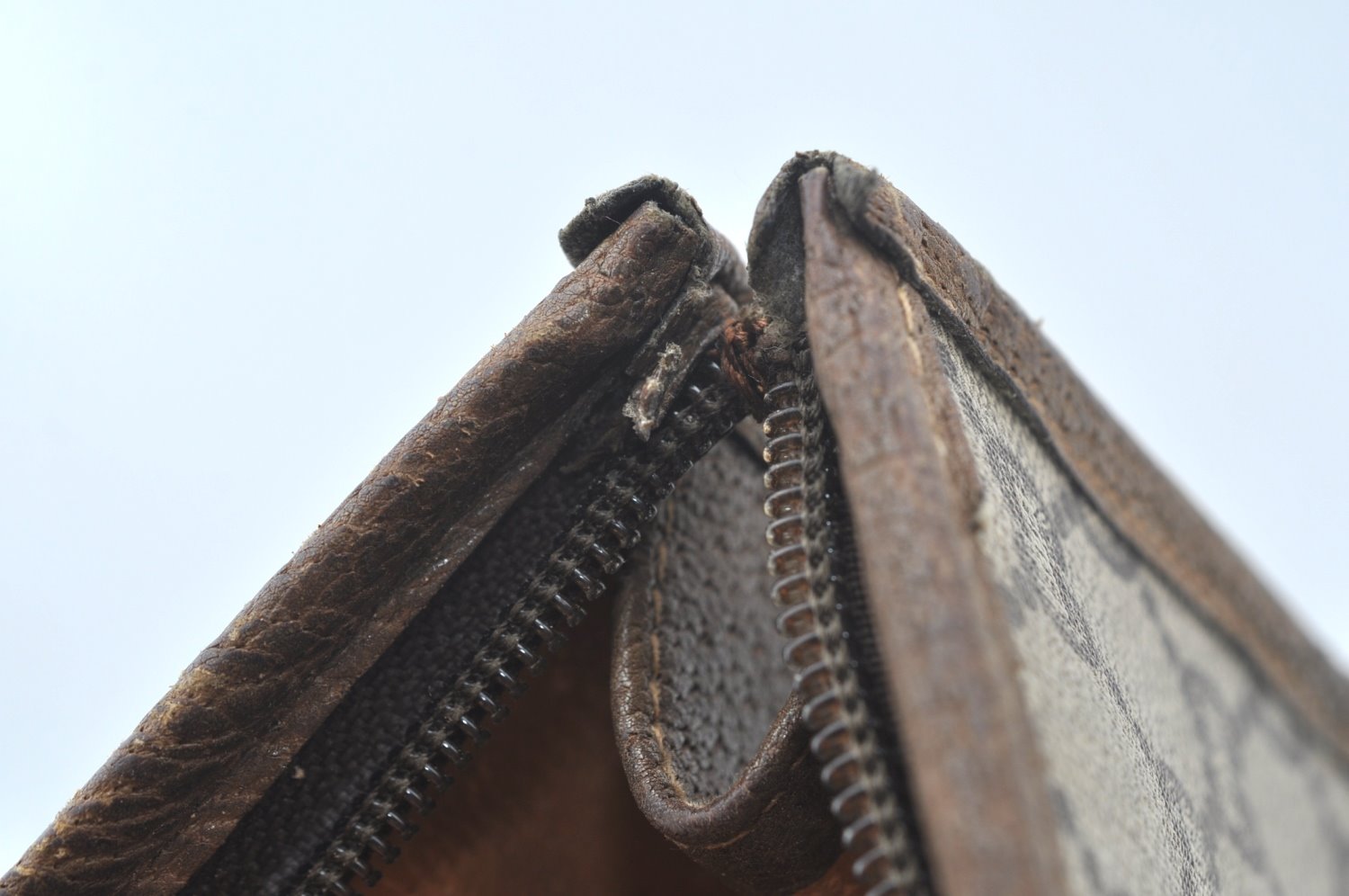 Authentic GUCCI GG Plus Clutch Hand Bag Purse PVC Leather Brown K5556