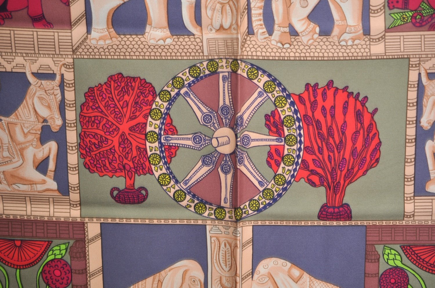 Authentic HERMES Carre 90 Scarf 