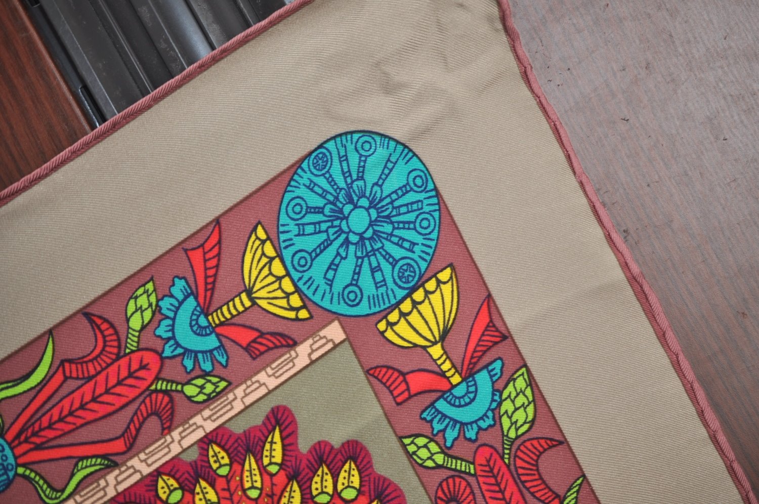 Authentic HERMES Carre 90 Scarf 