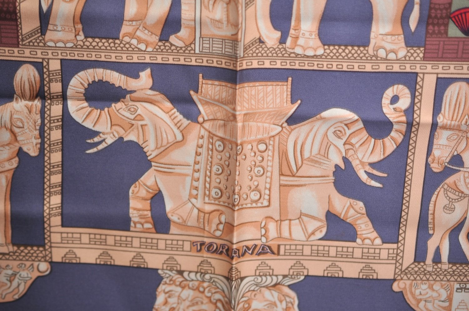 Authentic HERMES Carre 90 Scarf 