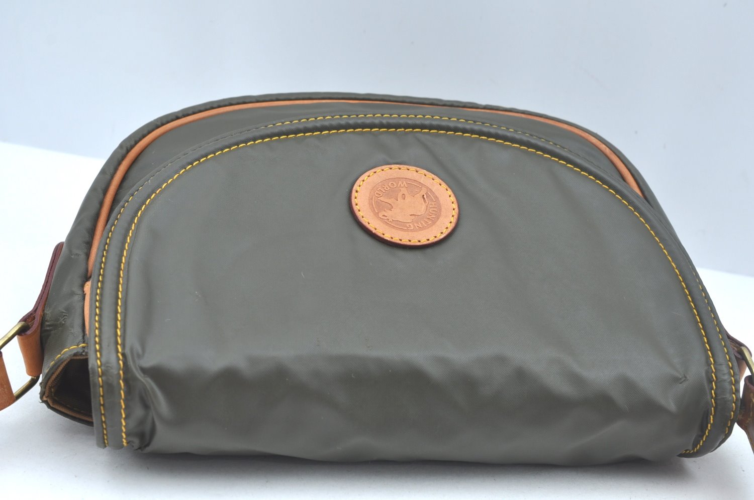 Authentic HUNTING WORLD Logo Shoulder Cross Body Bag PVC Leather Khaki K5561