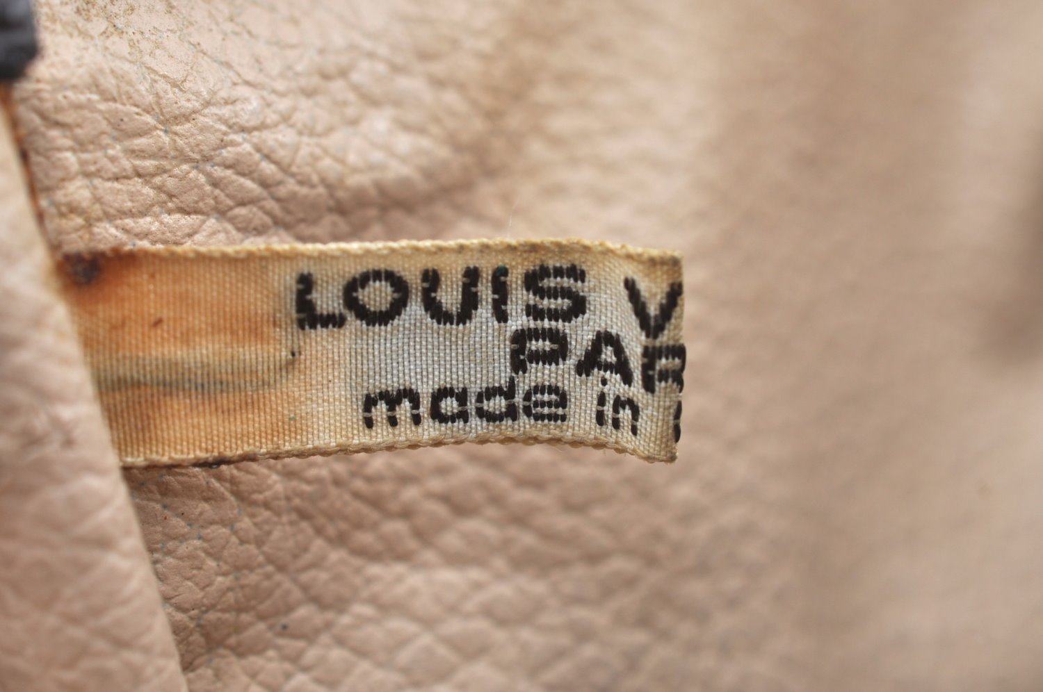 Auth Louis Vuitton Monogram Poche Toilette 26 Cosmetics Pouch Old Model LV K5570