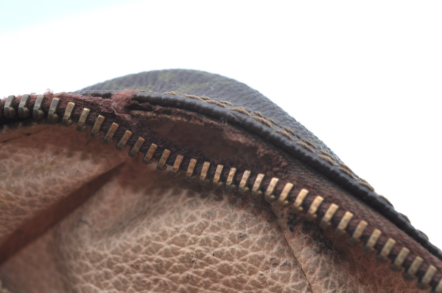 Auth Louis Vuitton Monogram Trousse Toilette 23 Clutch Bag Old Model Junk K5571