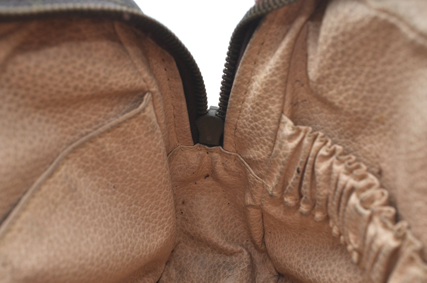 Auth Louis Vuitton Monogram Trousse Toilette 23 Clutch Bag Old Model Junk K5571