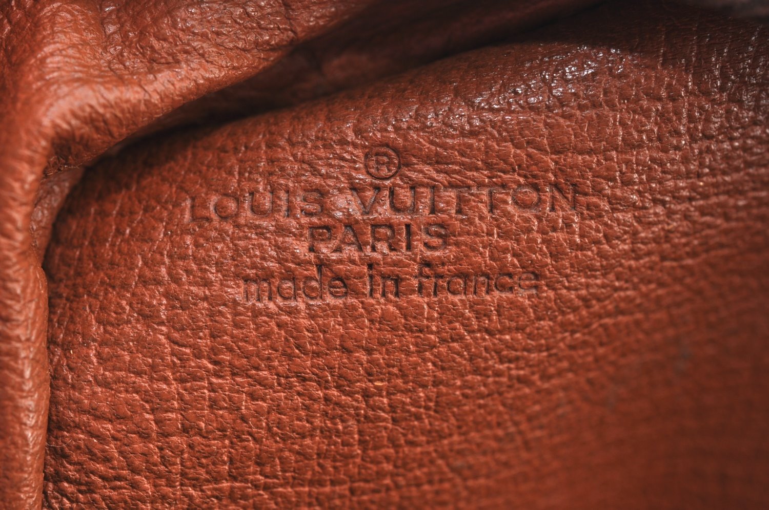 Authentic Louis Vuitton Monogram Nile Shoulder Cross Body Bag Old Model LV K5589