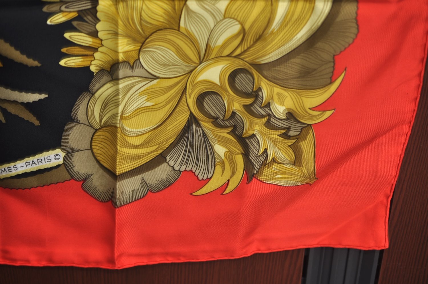 Authentic HERMES Carre 90 Scarf 