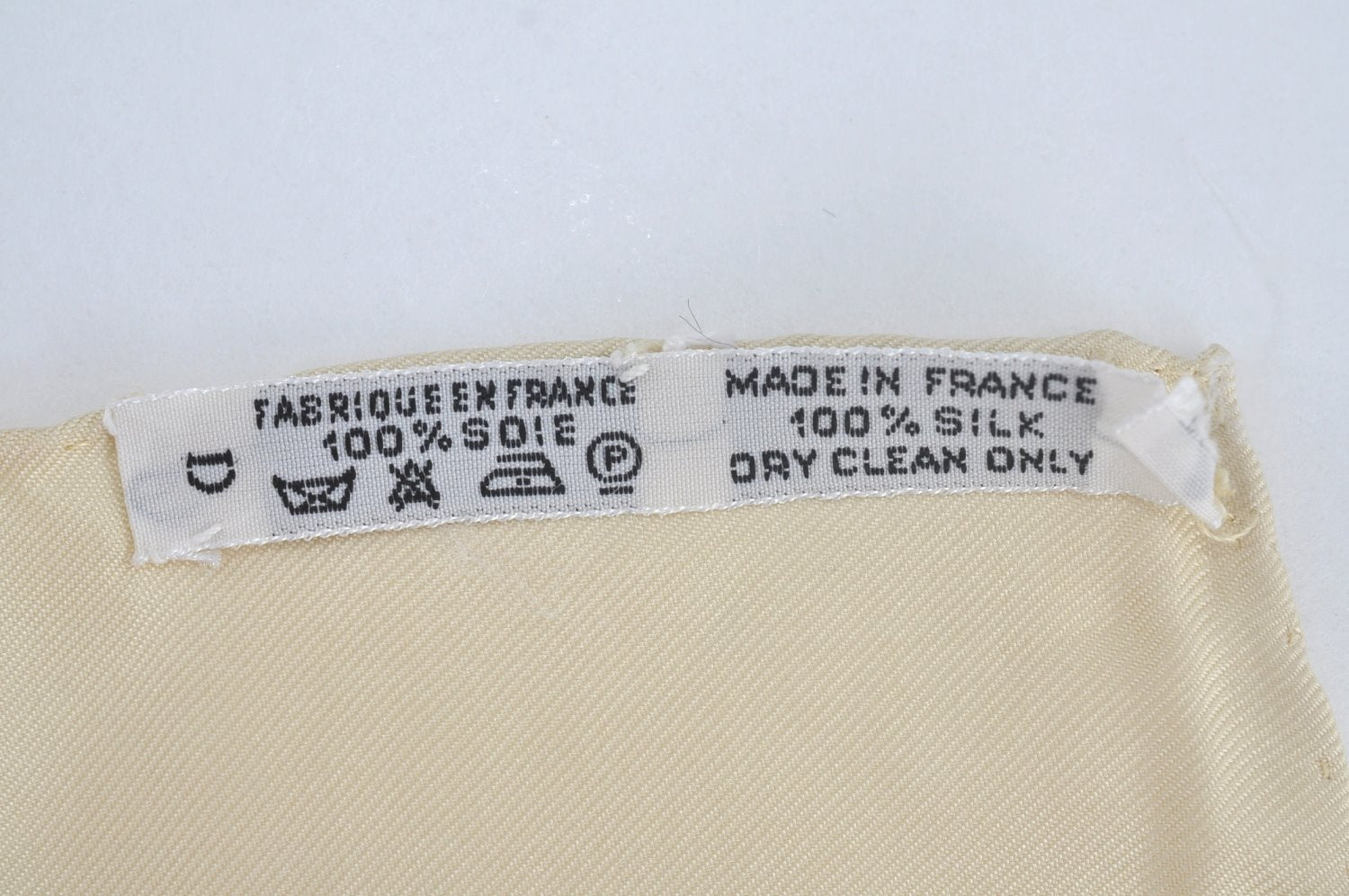 Authentic HERMES Carre 90 Scarf 