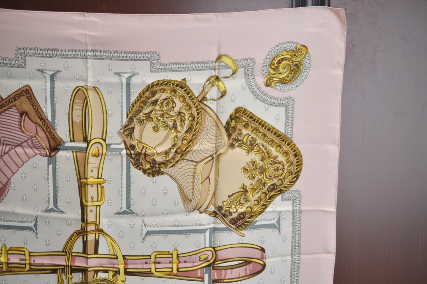 Authentic HERMES Carre 90 Scarf 