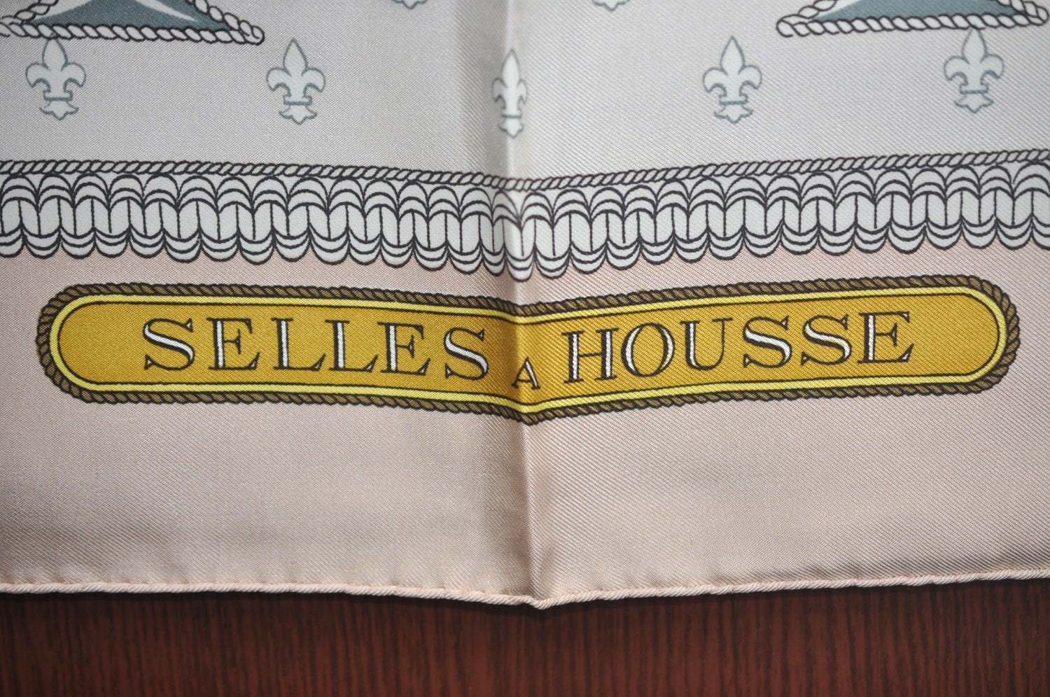 Authentic HERMES Carre 90 Scarf 