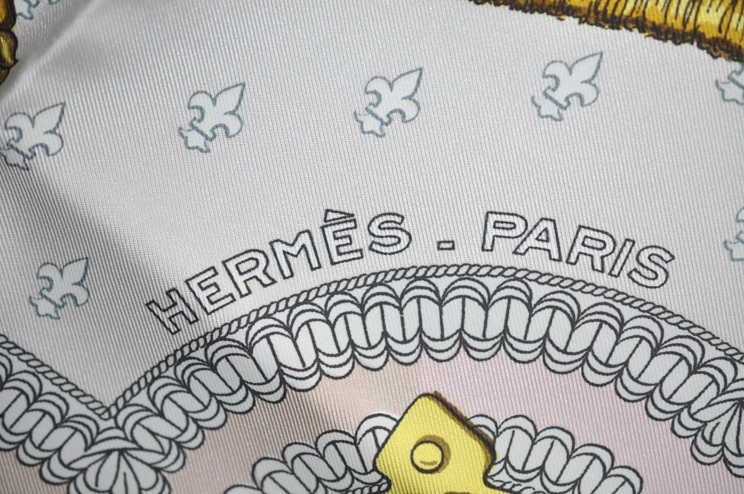 Authentic HERMES Carre 90 Scarf 