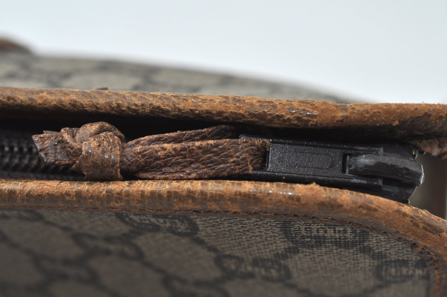 Authentic GUCCI GG Plus Vintage Clutch Hand Bag Purse PVC Leather Brown K5633