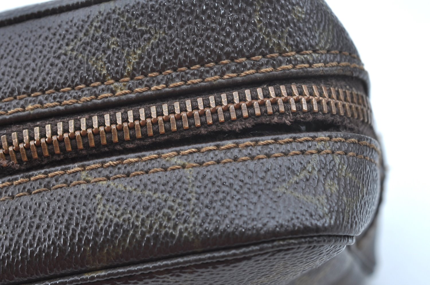 Auth Louis Vuitton Monogram Trousse Toilette 23 Clutch Bag Old Model Junk K5647