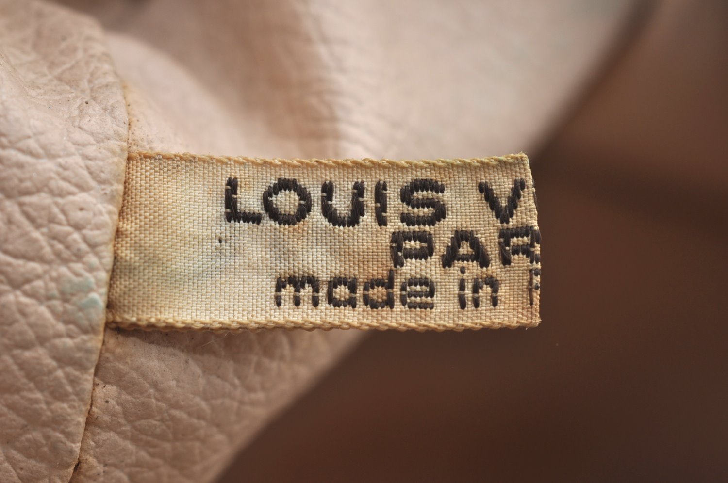 Auth Louis Vuitton Monogram Trousse Toilette 28 Clutch Hand Bag M47522 LV K5661