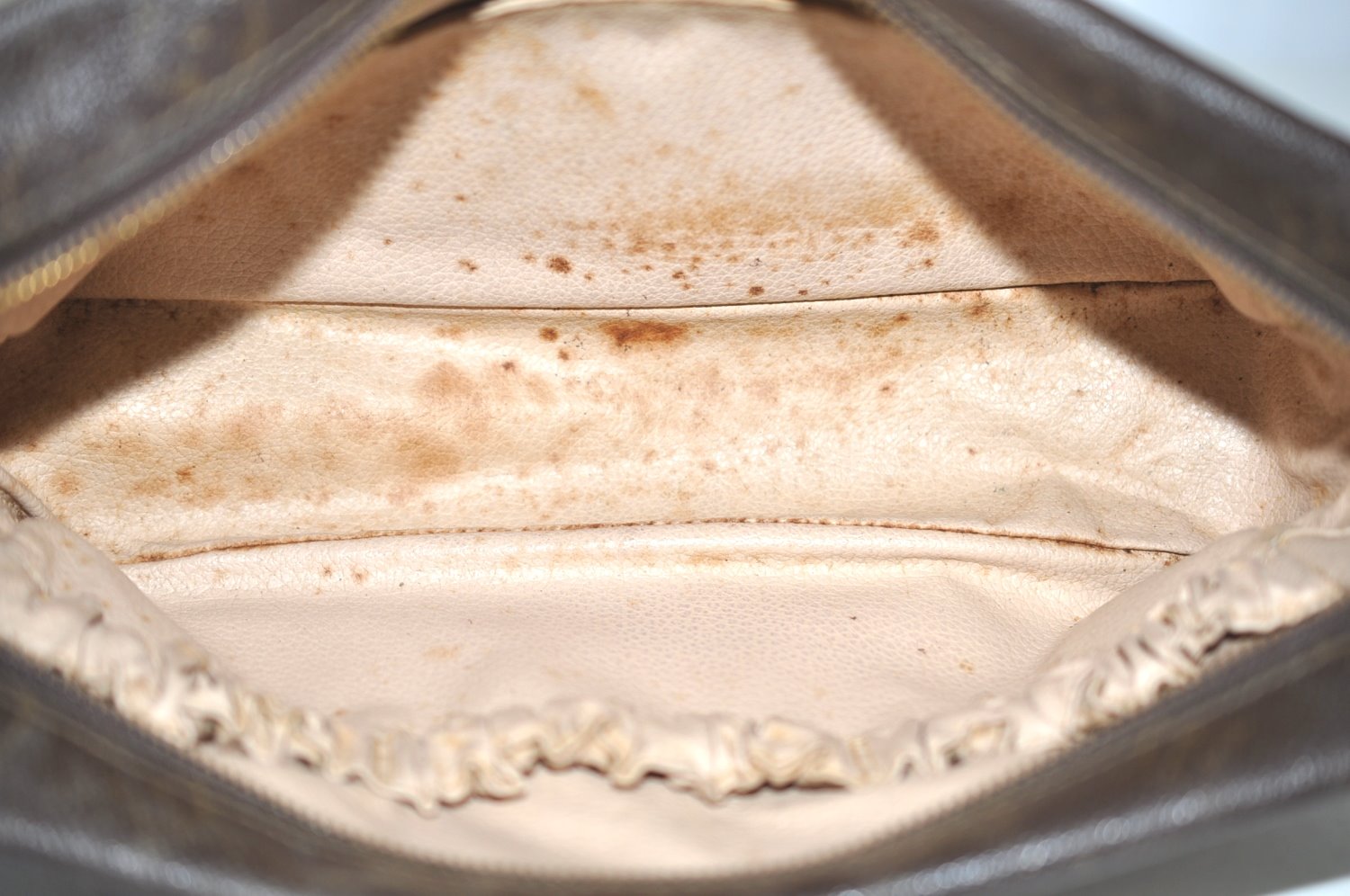 Auth Louis Vuitton Monogram Trousse Toilette 28 Clutch Hand Bag M47522 LV K5661