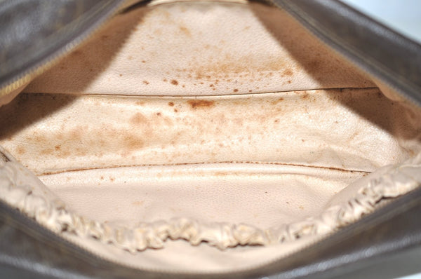 Auth Louis Vuitton Monogram Trousse Toilette 28 Clutch Hand Bag M47522 LV K5661