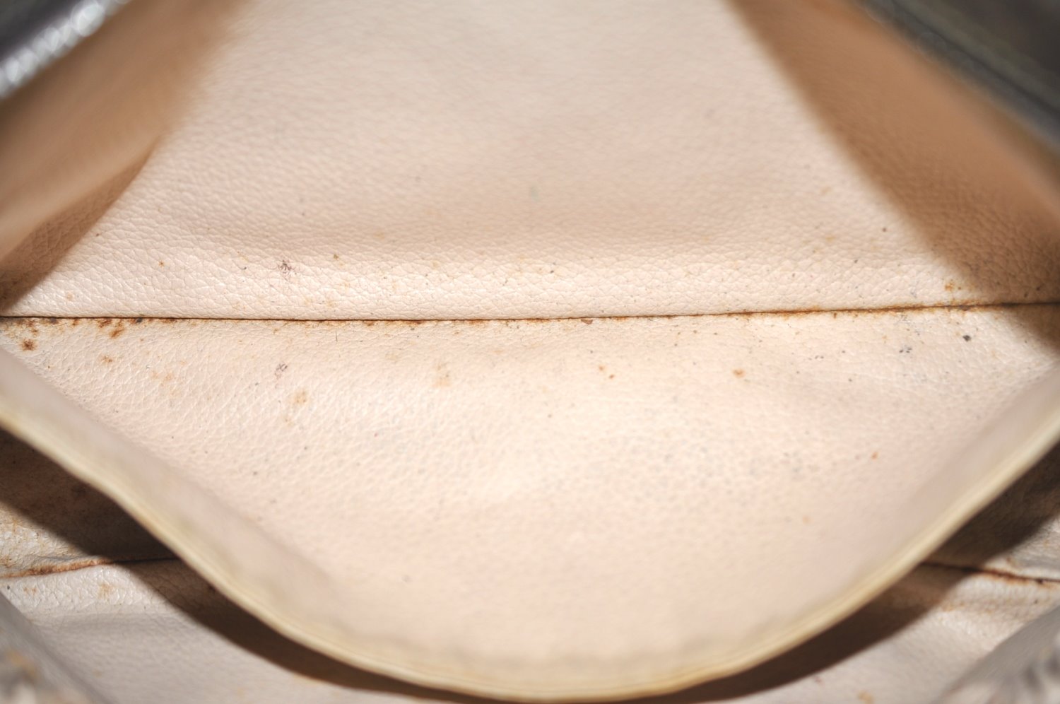 Auth Louis Vuitton Monogram Trousse Toilette 28 Clutch Hand Bag M47522 LV K5661