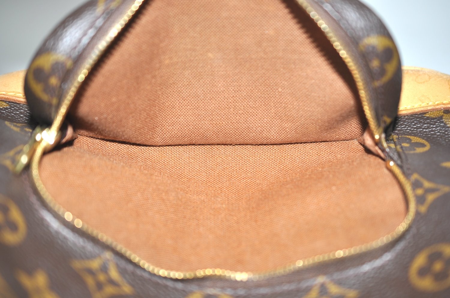 Authentic Louis Vuitton Monogram Montsouris MM Backpack M51136 LV K5754